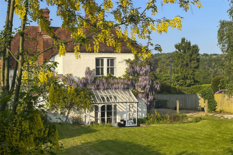 3 bed property, in White Lodge, £995,000