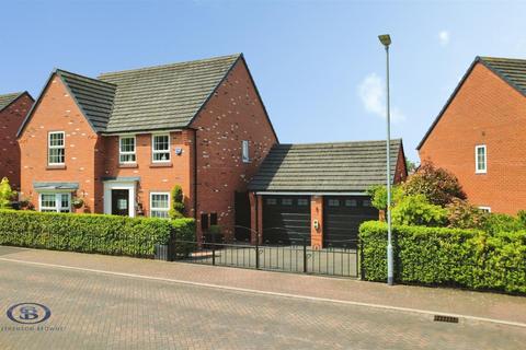 4 bed property, in Yew Crescent, £575,000