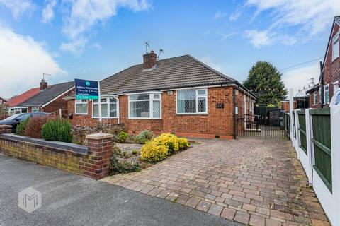 2 bed property, in Heathfield Drive, £240,000