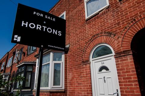 3 bed property, in Bedford Street North, £200,000