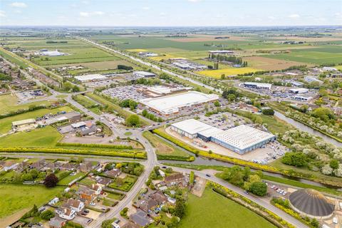Land, in Chain Bridge Road, £5,000,000