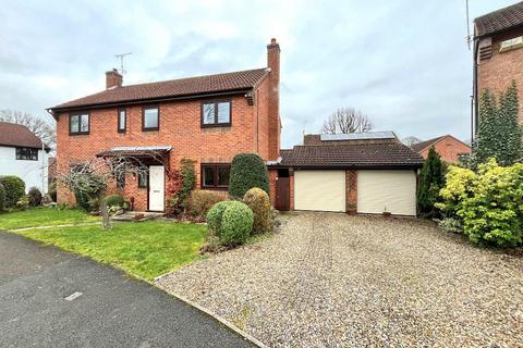 4 bed property, in Redgates, £335,000