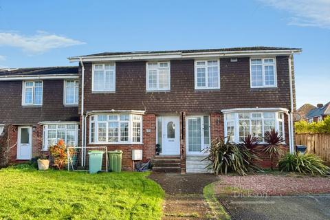 4 bed property, in Mayfield Drive, £290,000