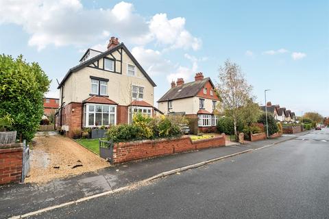 4 bed property, in Talbot Road, £450,000
