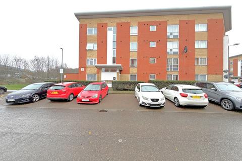 1 bed property, in Albatross Close, £220,000
