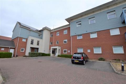 2 bed property, in Wraysbury Drive, £200,000