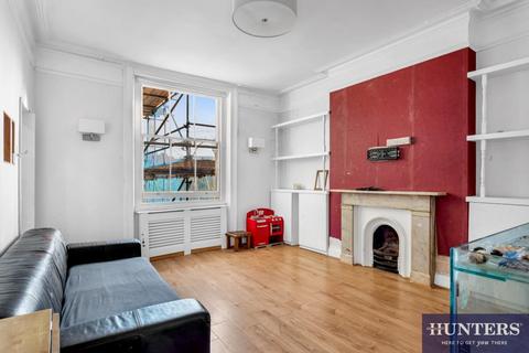 2 bed property, in Warrington Crescent, £725,000