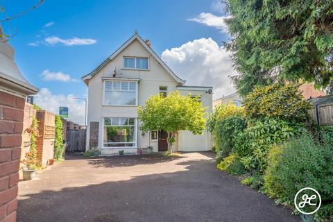 5 bed property, in Wembdon Rise, £400,000