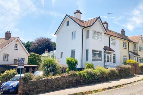 3 bed property, in Clifton Road, £290,000