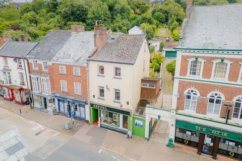 3 bed property, in High Street, £315,000
