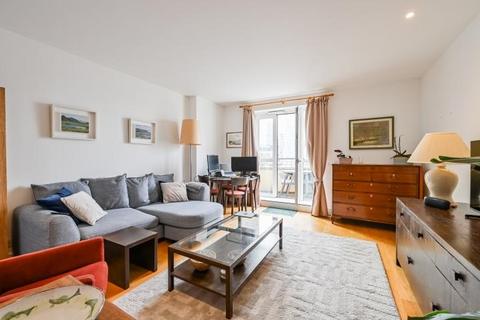 2 bed property, in Berkeley Tower, £625,000