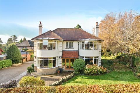 5 bed property, in Oatlands Drive, £1,550,000