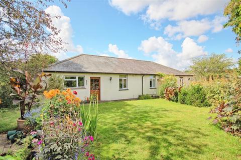 4 bed property, in High Oak Road, £800,000
