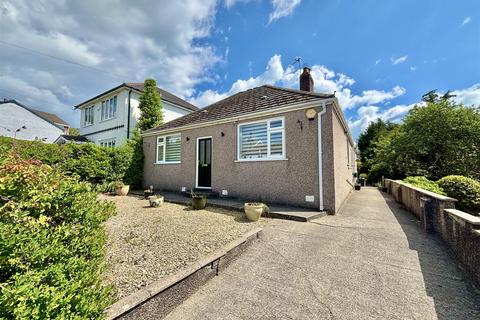 2 bed property, in Gower Road, £325,000