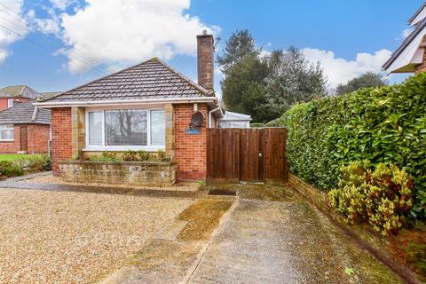 2 bed property, in Station Road, £300,000