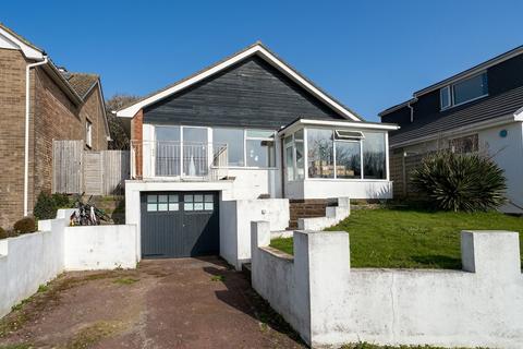 2 bed property, in Bishopstone Drive, £465,000