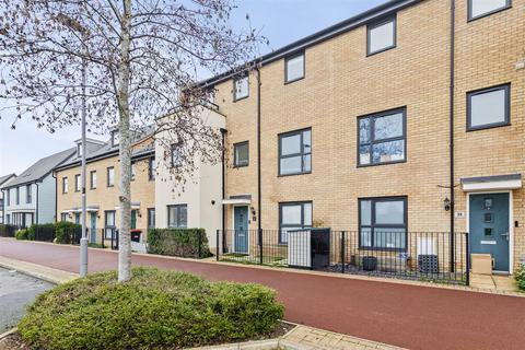 4 bed property, in Longhorn Drive, £450,000