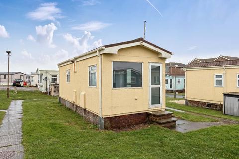 1 bed property, in Brighton Road, £51,450