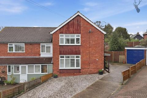 3 bed property, in Severns Field, £700,000