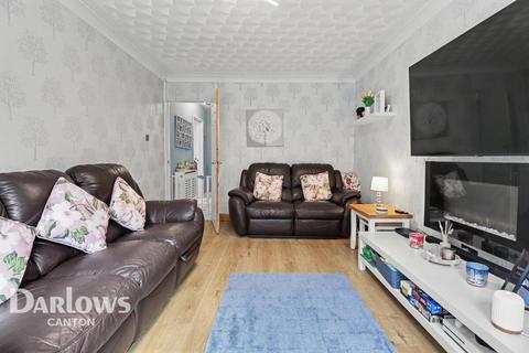 3 bed property, in Hill View, £210,000