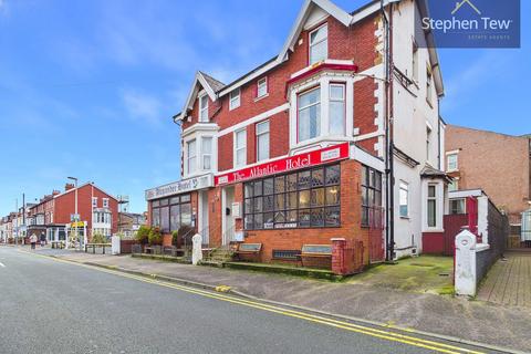 13 bed property, in Osborne Road, £130,000