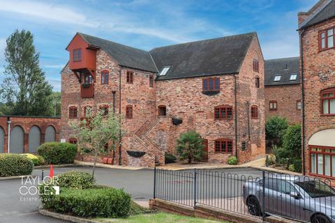 2 bed property, in Granary Place, £225,000