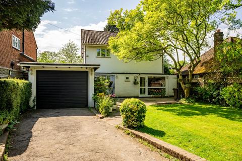 3 bed property, in Sandpit Lane, £1,100,000