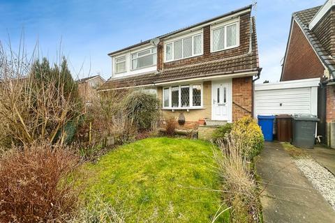 3 bed property, in Darlington Close, £225,000