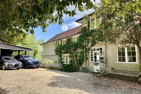 6 bed property, in Polecat Hill, £1,185,000