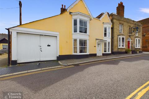 4 bed property, in Silver Street, £1,000,000