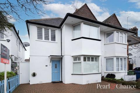 4 bed property, in Golders Gardens, £1,050,000
