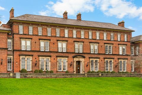 2 bed property, in Steven Way, £150,000
