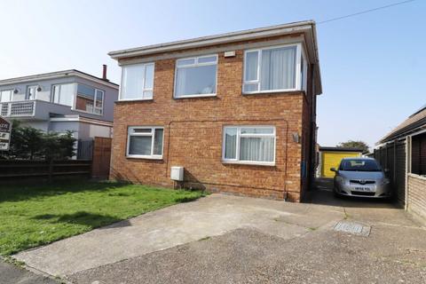 4 bed property, in Itchenor Road, £425,000