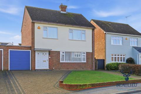 3 bed property, in Chelmsford CM2, £585,000