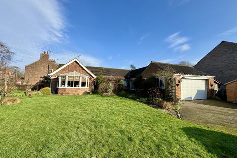 4 bed property, in The Green, £550,000