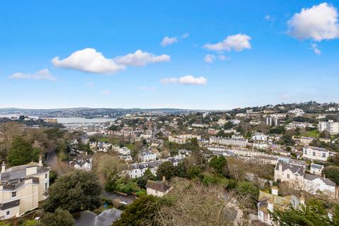 2 bed property, in Ridgeway Heights, £180,000