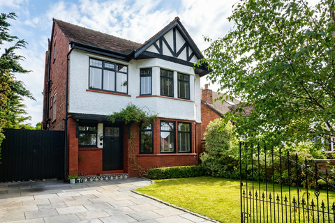 5 bed property, in Henley Drive, £550,000