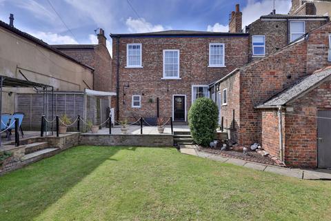 4 bed property, in Penleys Grove Street, £600,000