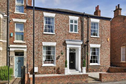 4 bed property, in Penleys Grove Street, £600,000