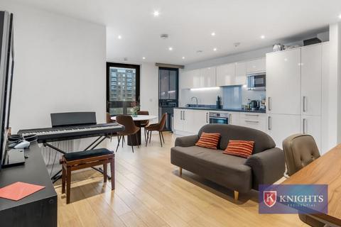 2 bed property, in Eagle Heights, £440,000