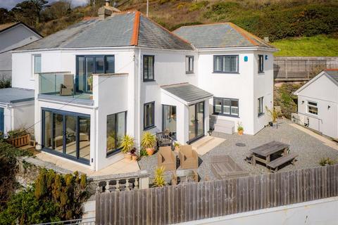 4 bed property, in Downderry, £725,000