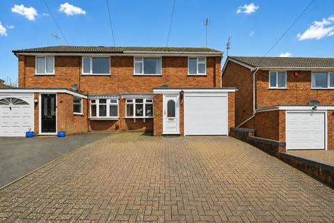 3 bed property, in Trinity Road, £220,000