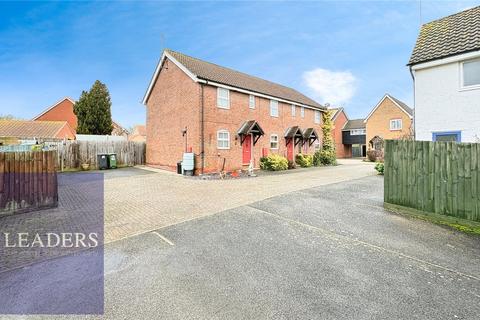 2 bed property, in Market Grove, £250,000