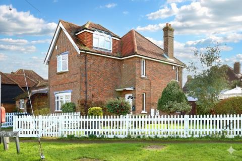 3 bed property, in Coleshill Lane, £865,000