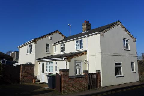 4 bed property, in Foundry Lane, £585,000