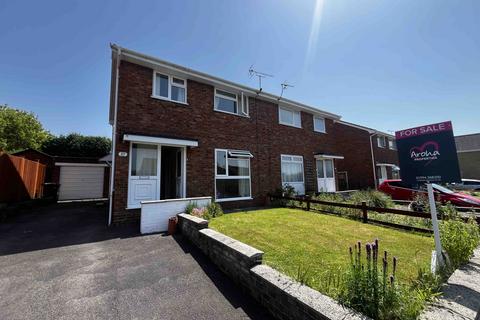 3 bed property, in Beaufort Drive, £279,950
