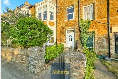 1 bed property, in Westgate, £450,000