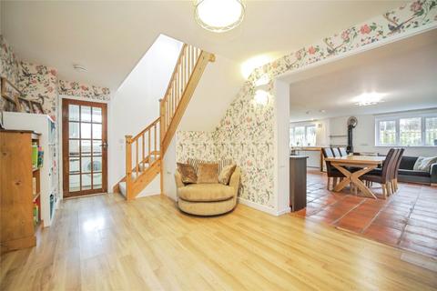 4 bed property, in High Street, £700,000