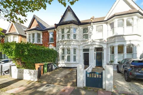 4 bed property, in Inchmery Road, £975,000