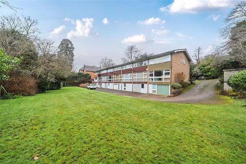 2 bed property, in Lubbock Road, £475,000